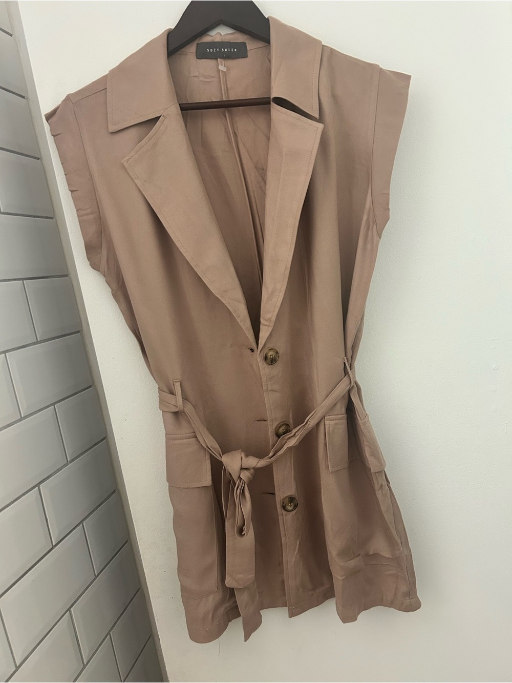 Suzy Shier Taupe Sleeveless Trench Blazer